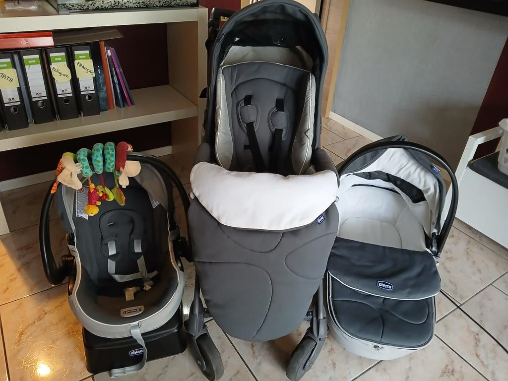 Poussette chicco trio, Enfants & Bébés, Poussettes & Combinaisons, Enlèvement, Utilisé, Poussette combi, Avec siège auto