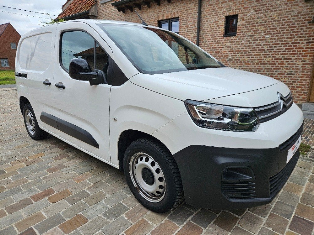 Citroen Berlingo 1.2 BENZINE AUTOM FULL OPTION 13140 EX BTW, Used 1. Bestelwagens met ervaring., Citroën, https://public.car-pass.be/vhr/4db8d086-6acc-4ef0-b2e5-48cf17039cc0