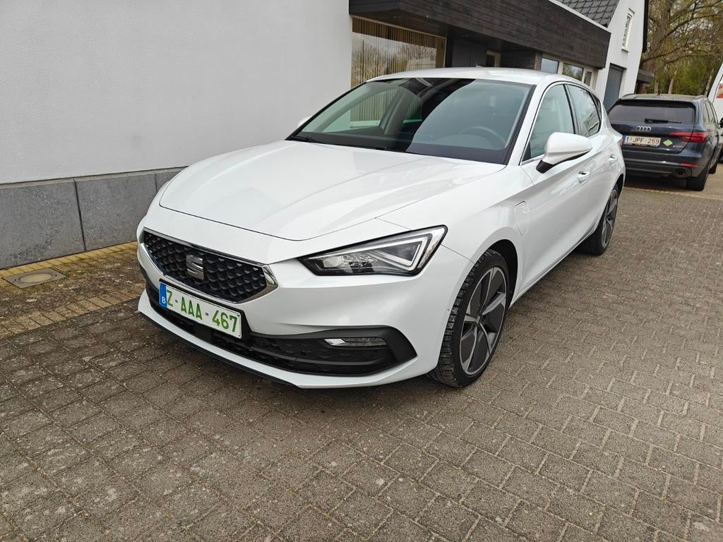 SEAT Leon 1.4 Xcellence DSG plugin-hybride full option, Auto's, Leon, Wit, 5 deurs, https://public.car-pass.be/vhr/b7632a59-6279-457c-9a93-c69c02fb9e01