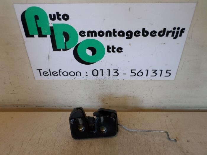 Slotmechaniek Achterklep van een Volkswagen Polo (Polo 99-), Gebruikt, -, Volkswagen, -