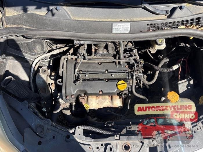 Motor van een Opel Corsa, Gebruikt, -, -, Opel