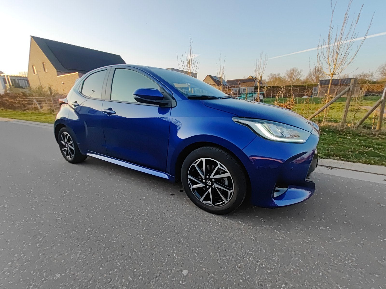 Toyota Yaris 1.5 hybride 9/22 2000 km Garantie de 10 ans, Achat, Euro 6, Entretenue par le concessionnaire, Noir
