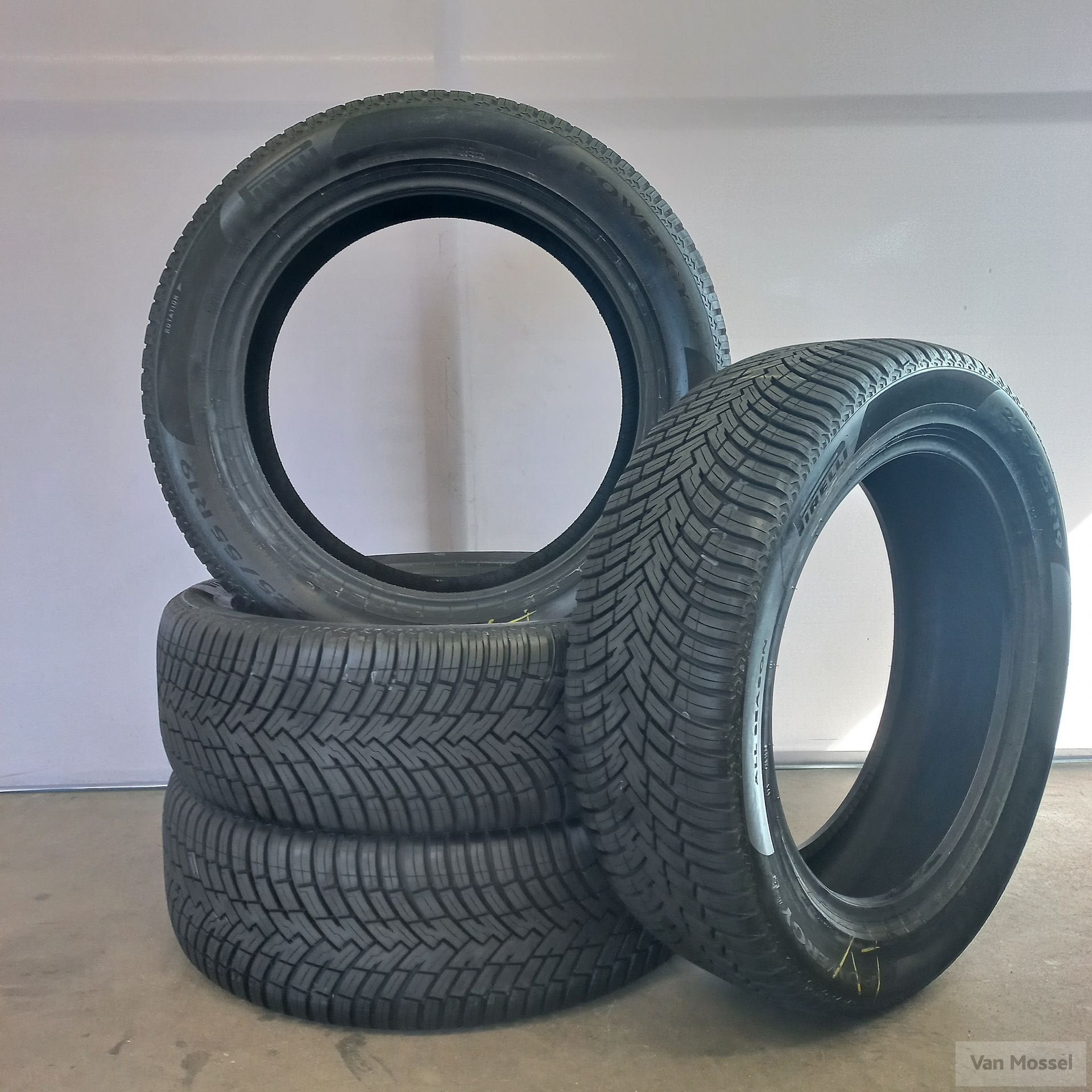 Pirelli Powergy 225/55/R19 103W, Autos : Pièces & Accessoires, 4 Saisons, Véhicule de tourisme, -, Pneu(s)