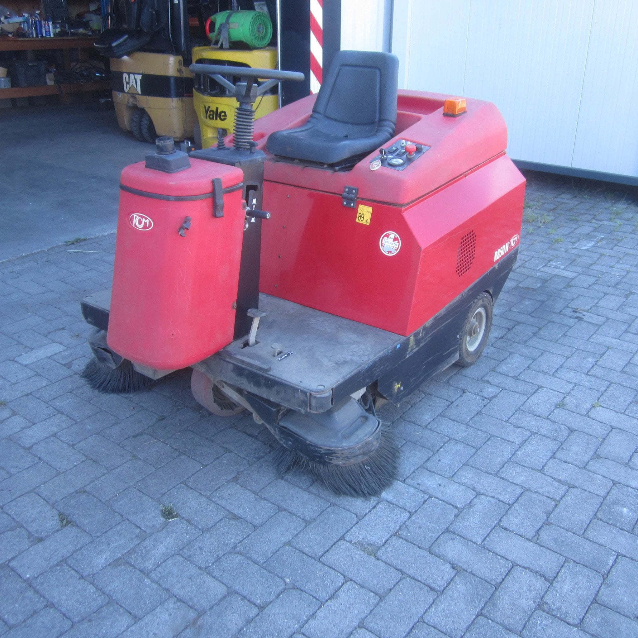 RCM R850 NE, elektrisch, veegbreedte 1.40 mtr., Articles professionnels