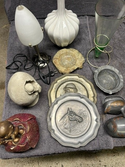 Allerlei artikelen lamp, tin enz, Antiquités & Art, Antiquités | Accessoires de maison, Enlèvement