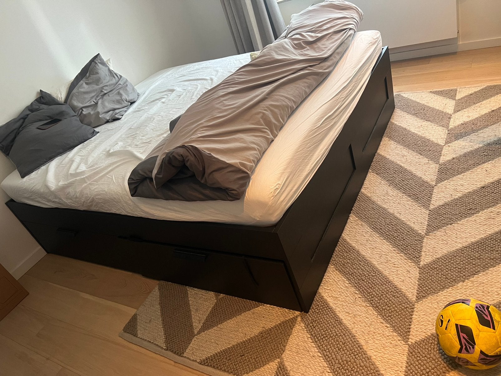 BRIMNES bed 180x200 cm – Zo goed als nieuw, Ophalen, Zo goed als nieuw, Zwart, 200 cm