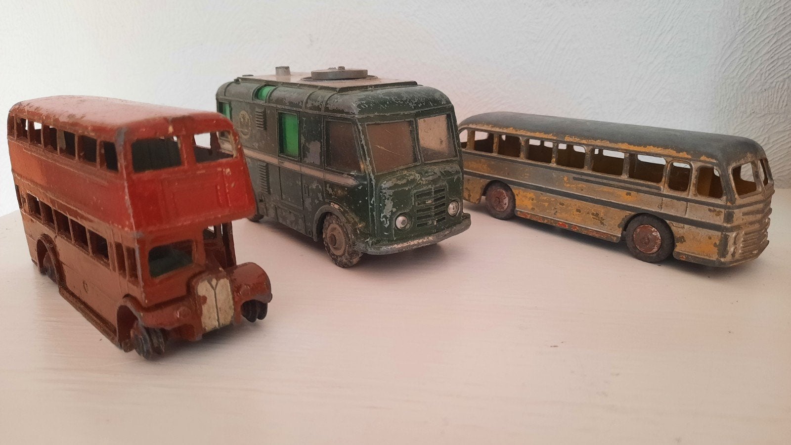 3 Dinky Toys speelgoedbussen jaren 50, Ophalen