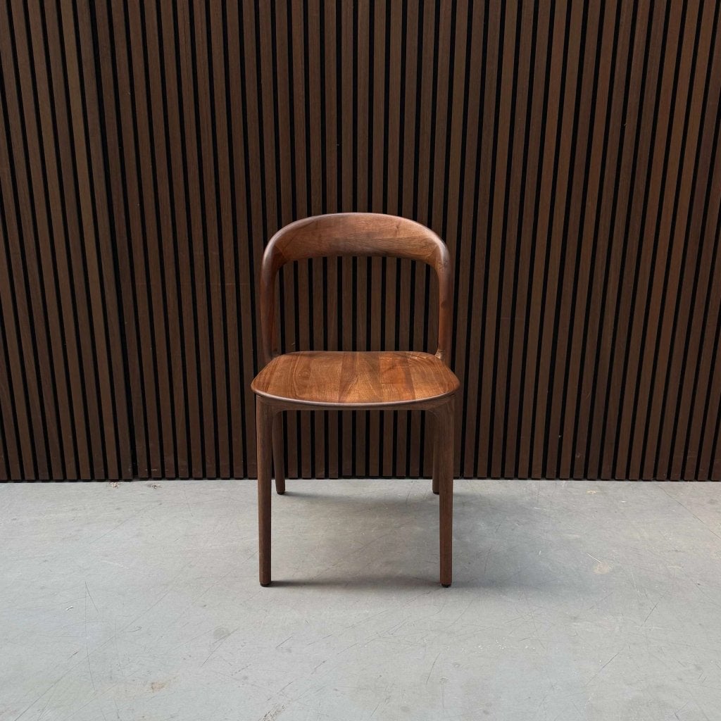 Artisan Neva Light Stoel - European Walnut, Antiquités & Art, Enlèvement ou Envoi