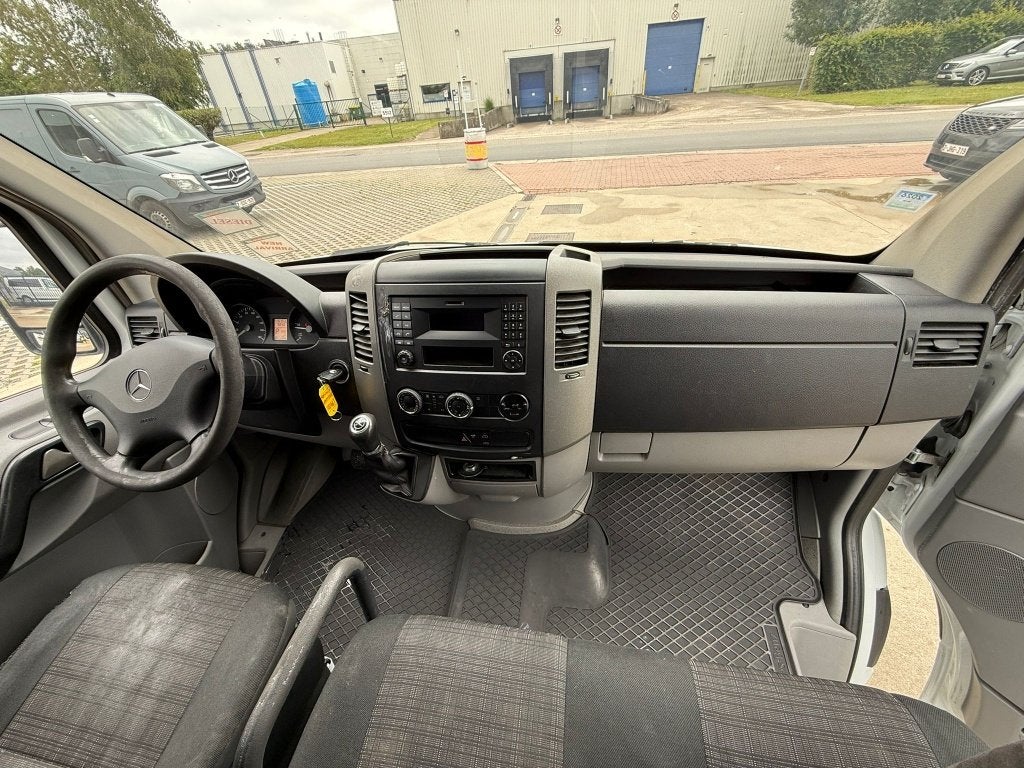 Mercedes-Benz Sprinter 313 (Stock ID 84921) — 19