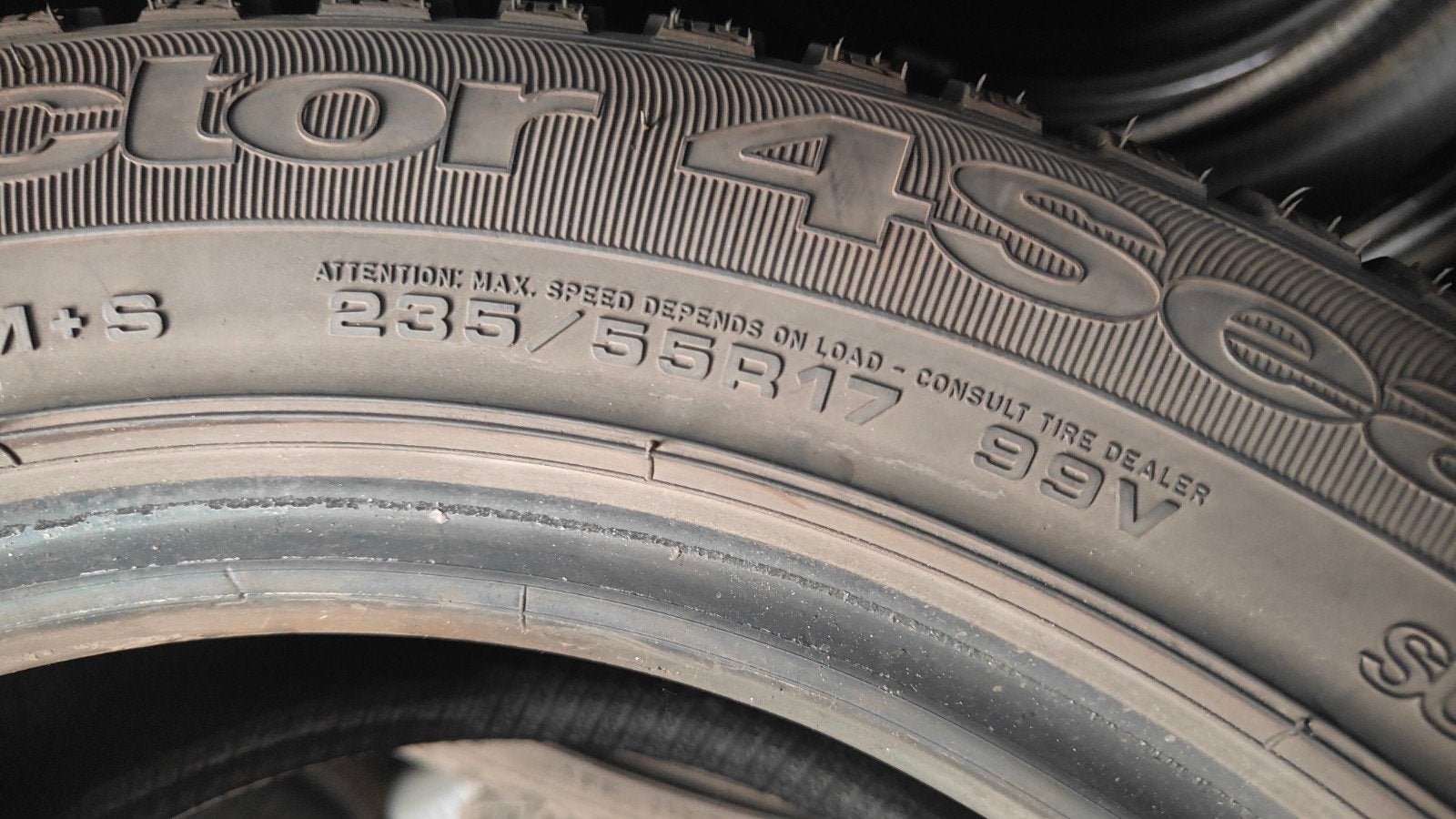 235/55r17 Goodyear 45€ per stuk met montage en balanceren, Ophalen of Verzenden