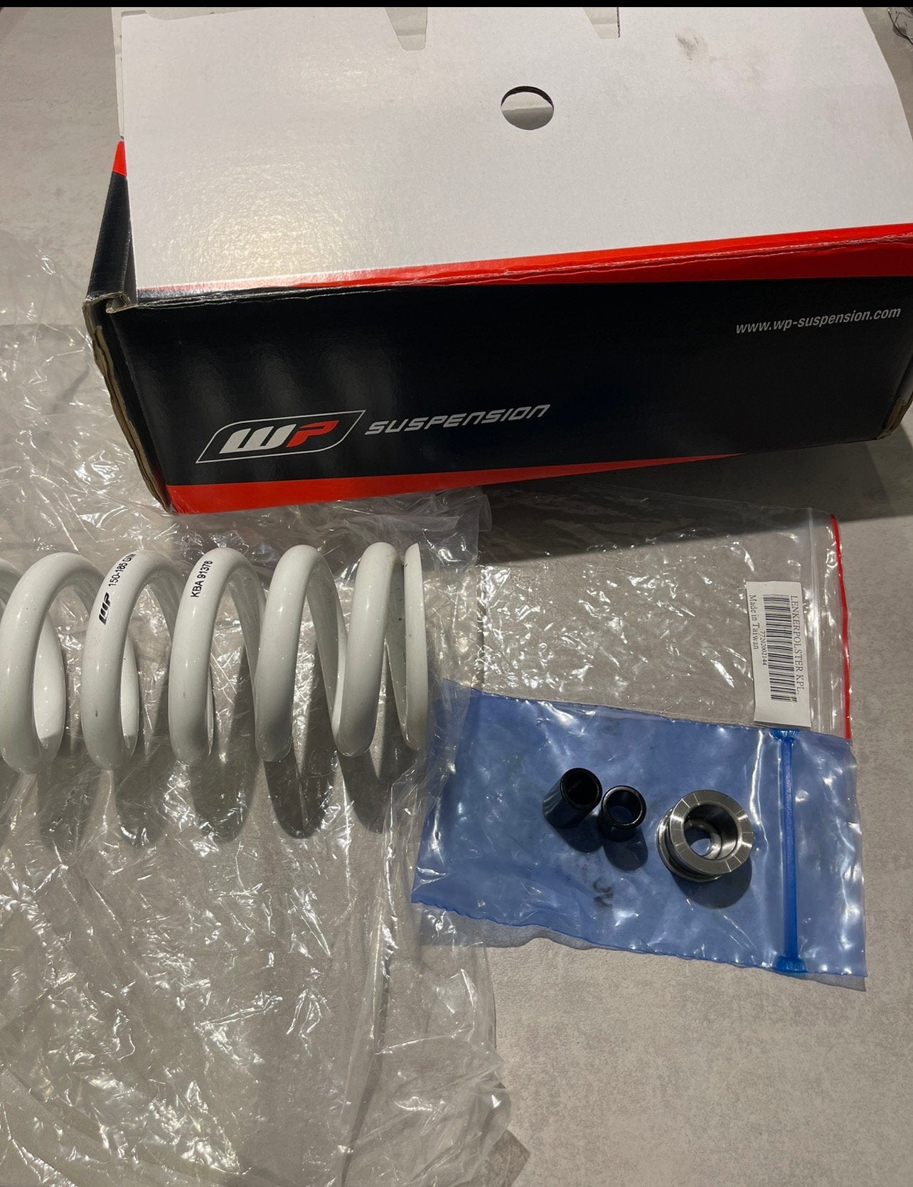 Kit de rabaissement chassis Ktm 890 duke r, Motos, Enlèvement, Comme neuf