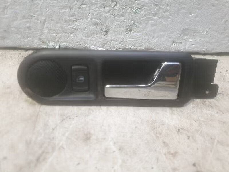 PORTIERGREEP BINNEN LINKS ACHTER Volkswagen Golf IV (1J1), Auto-onderdelen, Gebruikt, Berliner Ring 2 38440 Wolfsburg, DE, Volkswagen AG