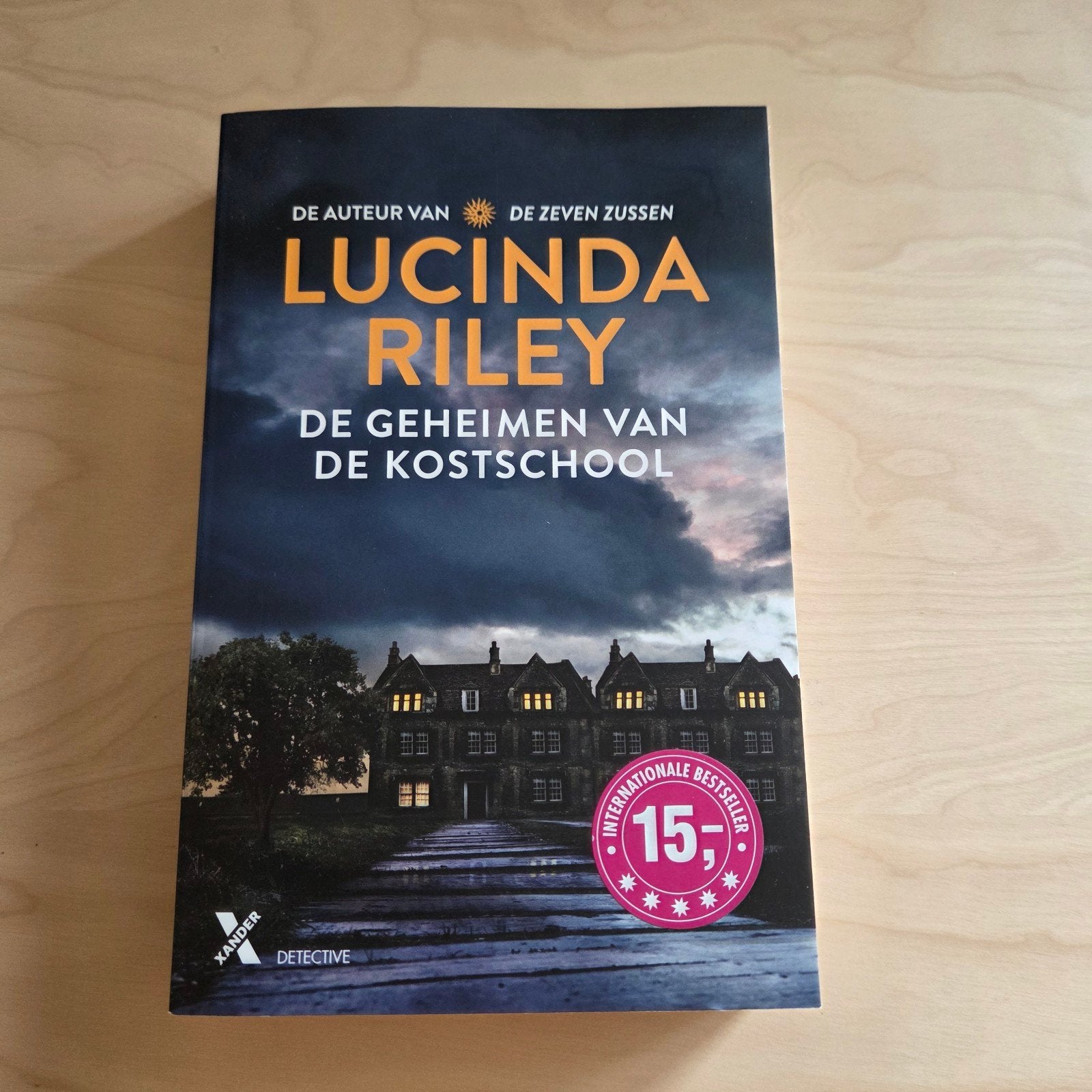 Lucinda Riley - De geheimen van de kostschool, Boeken, Ophalen, België, Lucinda Riley, Zo goed als nieuw