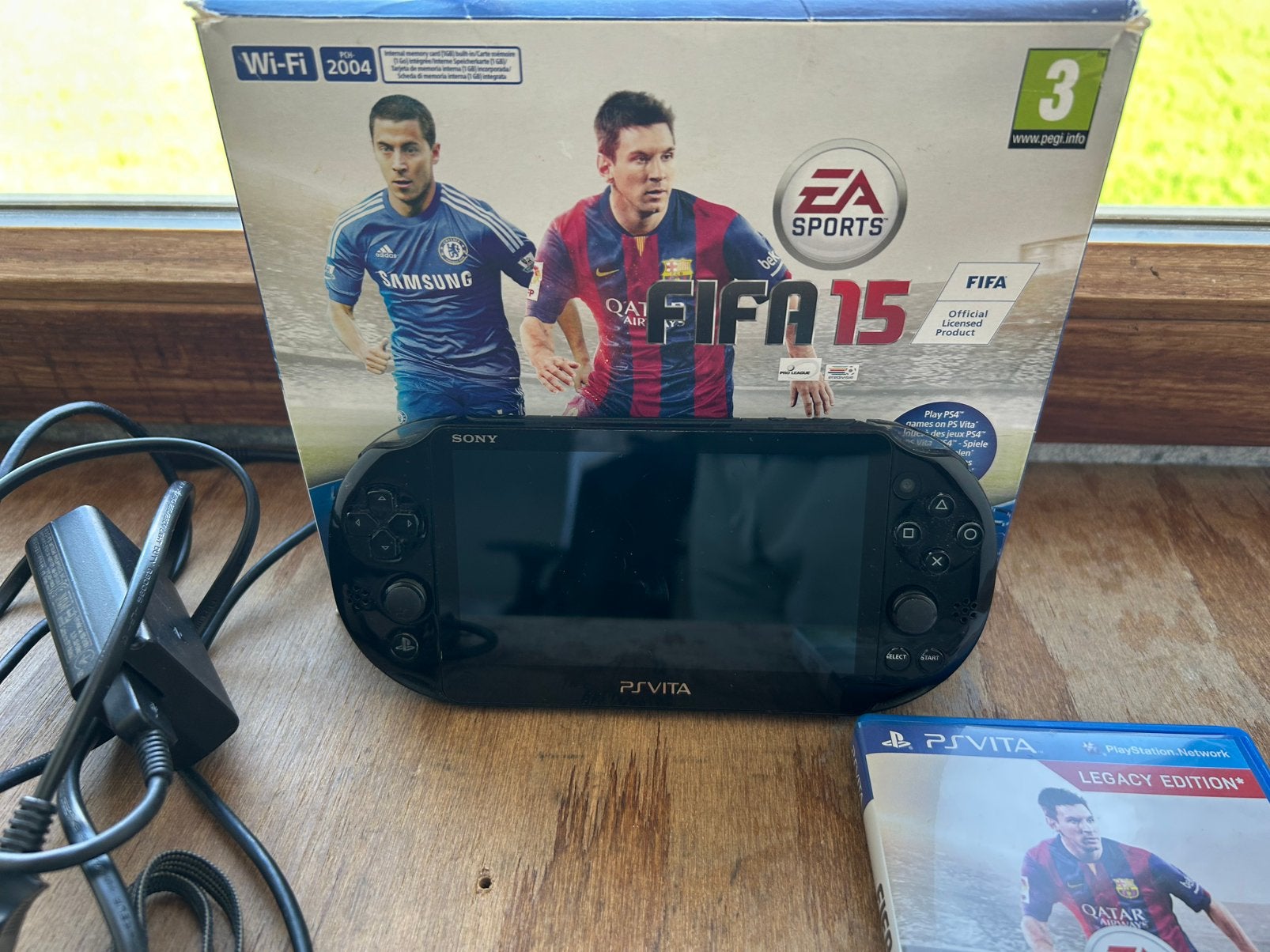 Playstation vita compleet met doos en oplader, Games en Spelcomputers, Spelcomputers | Sony PlayStation Vita, Ophalen of Verzenden