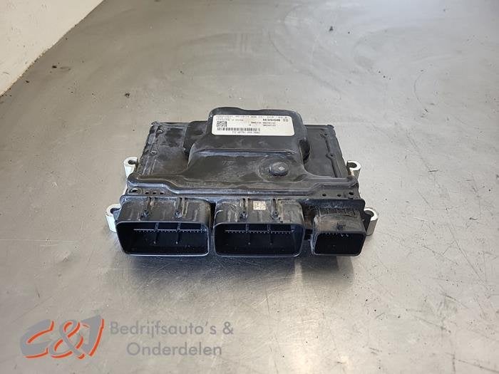 Ordinateur gestion moteur d'un Renault Trafic, Renault, -, 3 mois de garantie, Utilisé