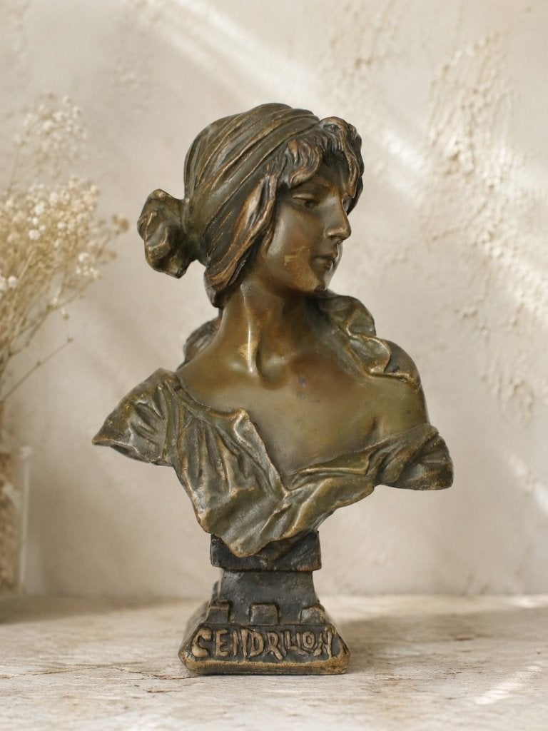 Franse Art Nouveau bronzen buste Cendrillon Villanis, Ophalen, Brons