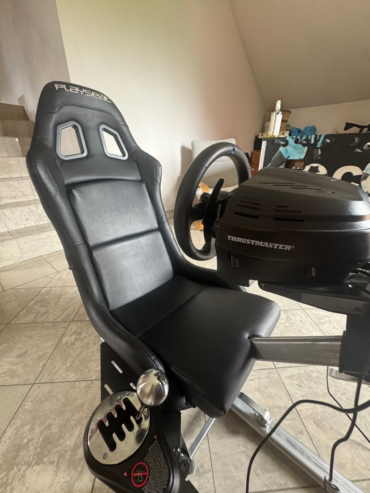 Volant T300rs + Siège + Boite de vitesse, Consoles de jeu & Jeux vidéo, Consoles de jeu | Sony Consoles | Accessoires, Comme neuf