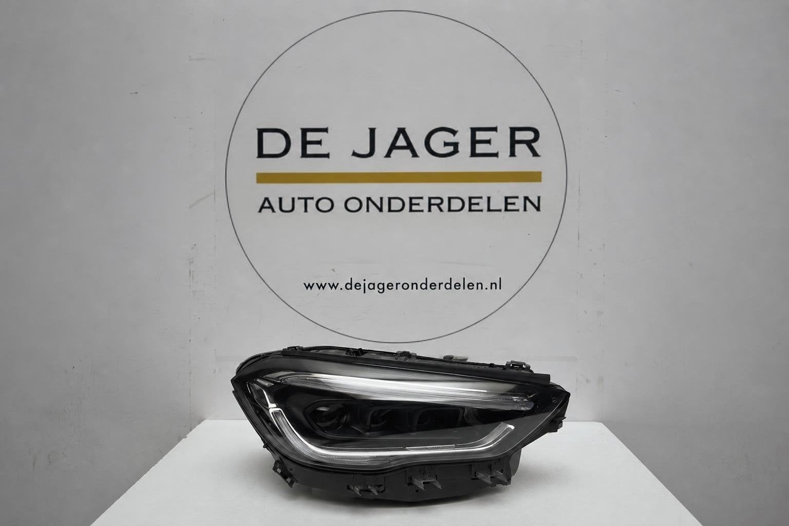 Mercedes GLA W247 Full LED koplamp rechts A2479064205, Gebruikt, Mercedes-Benz AG, Mercedes-Benz, Mercedesstrasse 120
70372  Stuttgart, DE