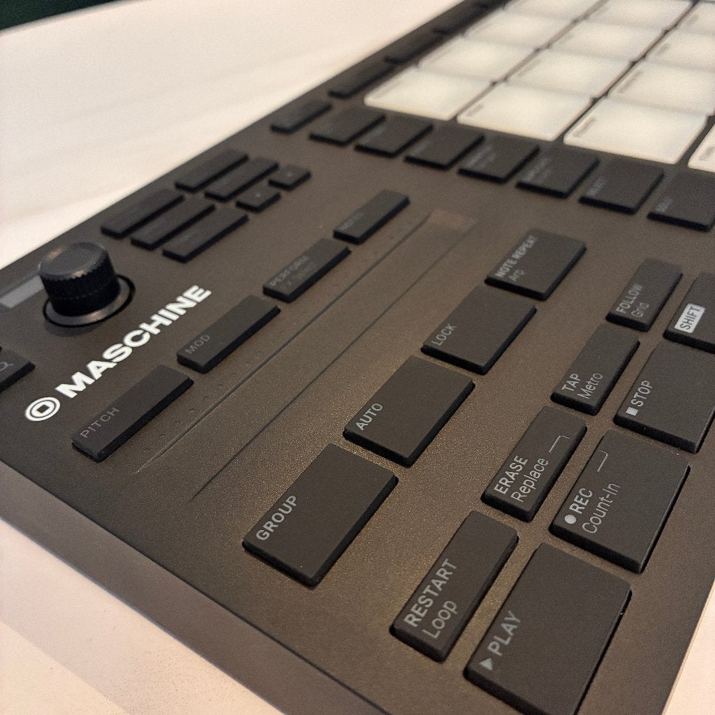 Native Instruments Maschine Mikro MK3 (Als nieuw), Muziek en Instrumenten, Ophalen of Verzenden, Zo goed als nieuw