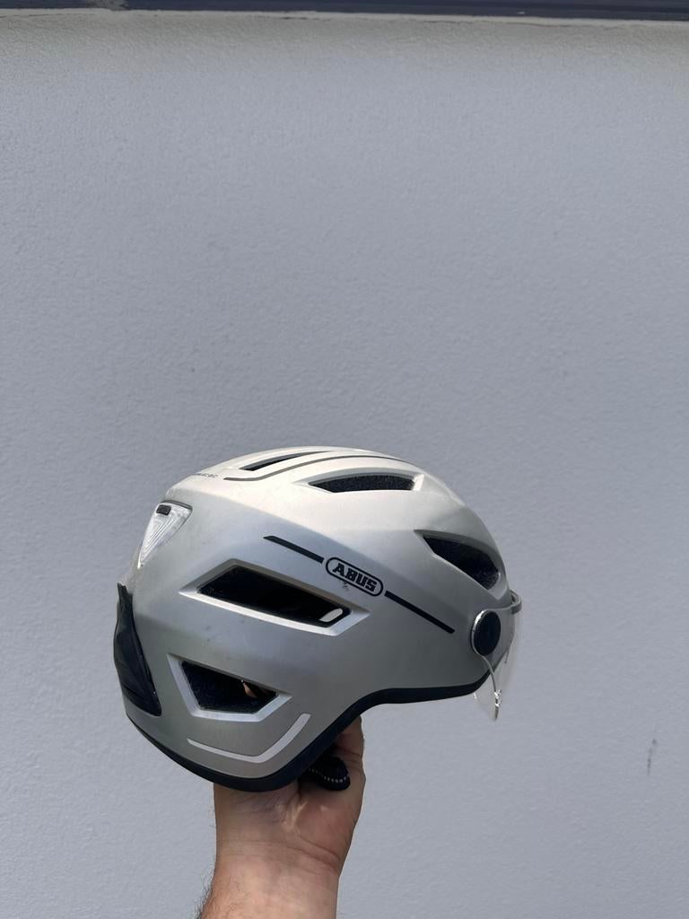 Abus helm, Fietsen en Brommers, Ophalen, Zo goed als nieuw
