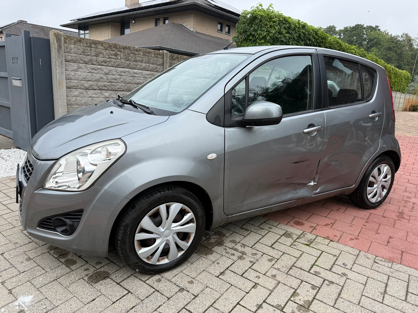 Suzuki Splash, Auto's, Euro 5, Stof, 50 kW, Zwart