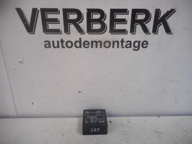 RELAIS Audi 100 Avant Quattro (C4) (443959257b), Gebruikt, Auto-Union-Straße 1, 85057 Ingolstadt, DE, Info@audi.de, Audi AG