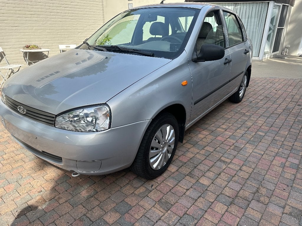 oma verkoopt haar bolide, Auto's, Voorwielaandrijving, Stof, 4 cilinders, 1600 cc