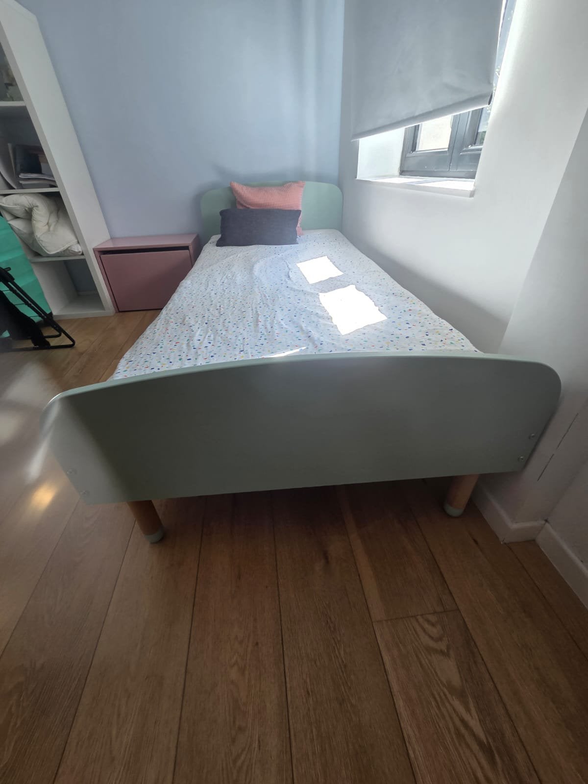 Kinderbed, Huis en Inrichting, Slaapkamer | Bedden, Ophalen, Zo goed als nieuw, Groen, Hout