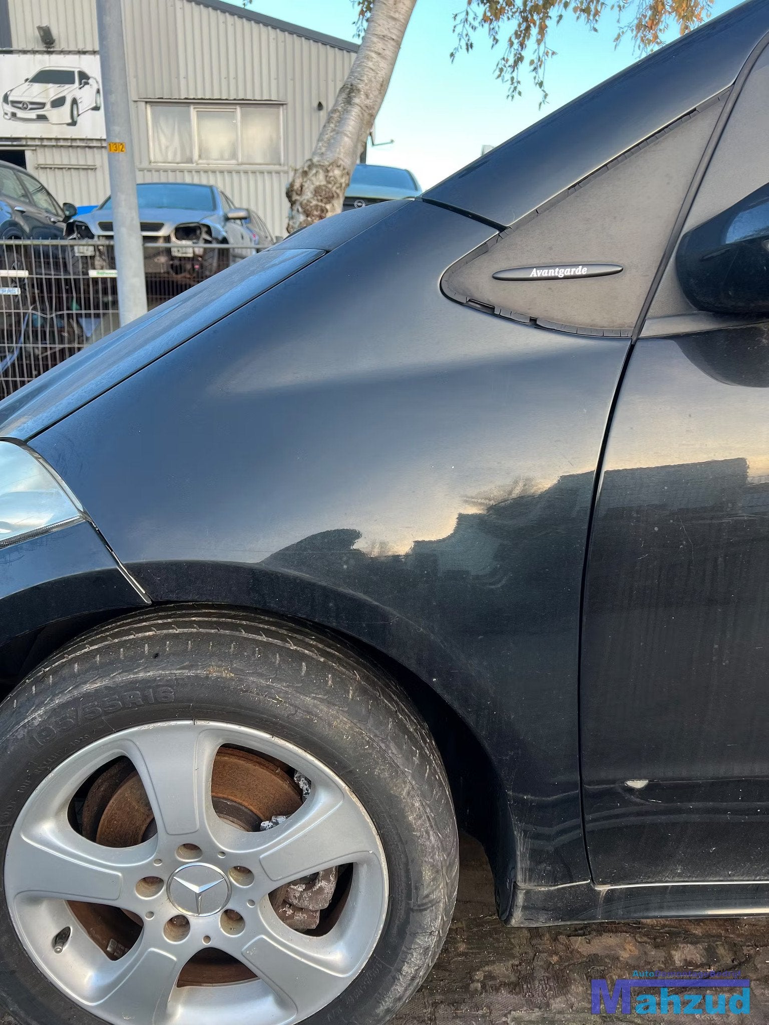 MERCEDES A KLASSE W169 Zwart 160 links voorscherm 2004-2012, Mercedes-Benz AG, Mercedes-Benz, Utilisé, Mercedesstrasse 120
70372  Stuttgart, DE