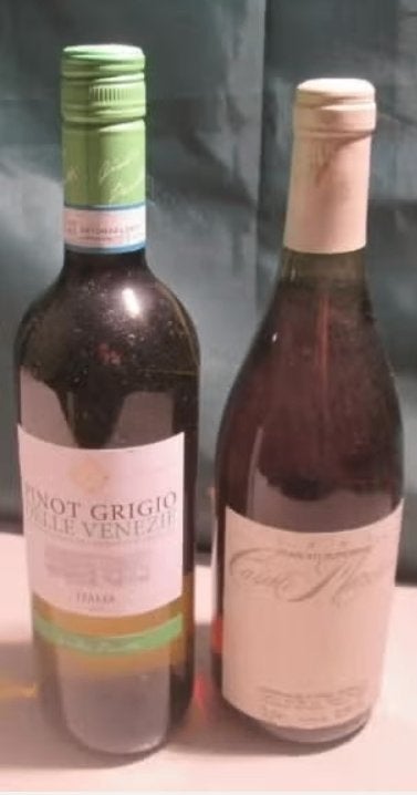2 Italiaanse Wijn - Pinot Grigio 2020 / Casale Marchese 1990, Verzamelen, Vol, Italië, Ophalen of Verzenden, Witte wijn