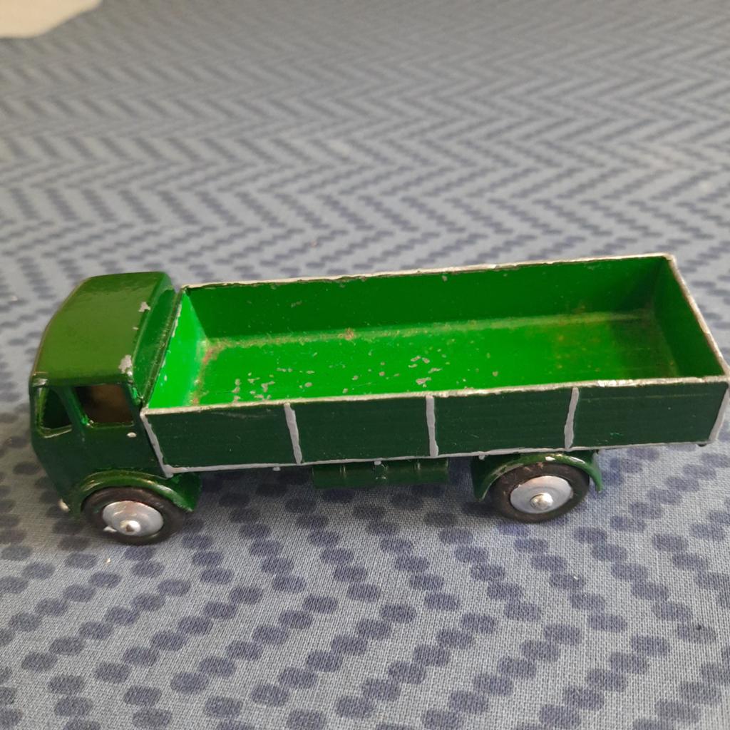 DINKY TOYS UK*nr 420*FORWARD CONTROL TRUCK*VINTAGE*OVERPAINT, Ophalen, Gebruikt, Bus of Vrachtwagen, Dinky Toys