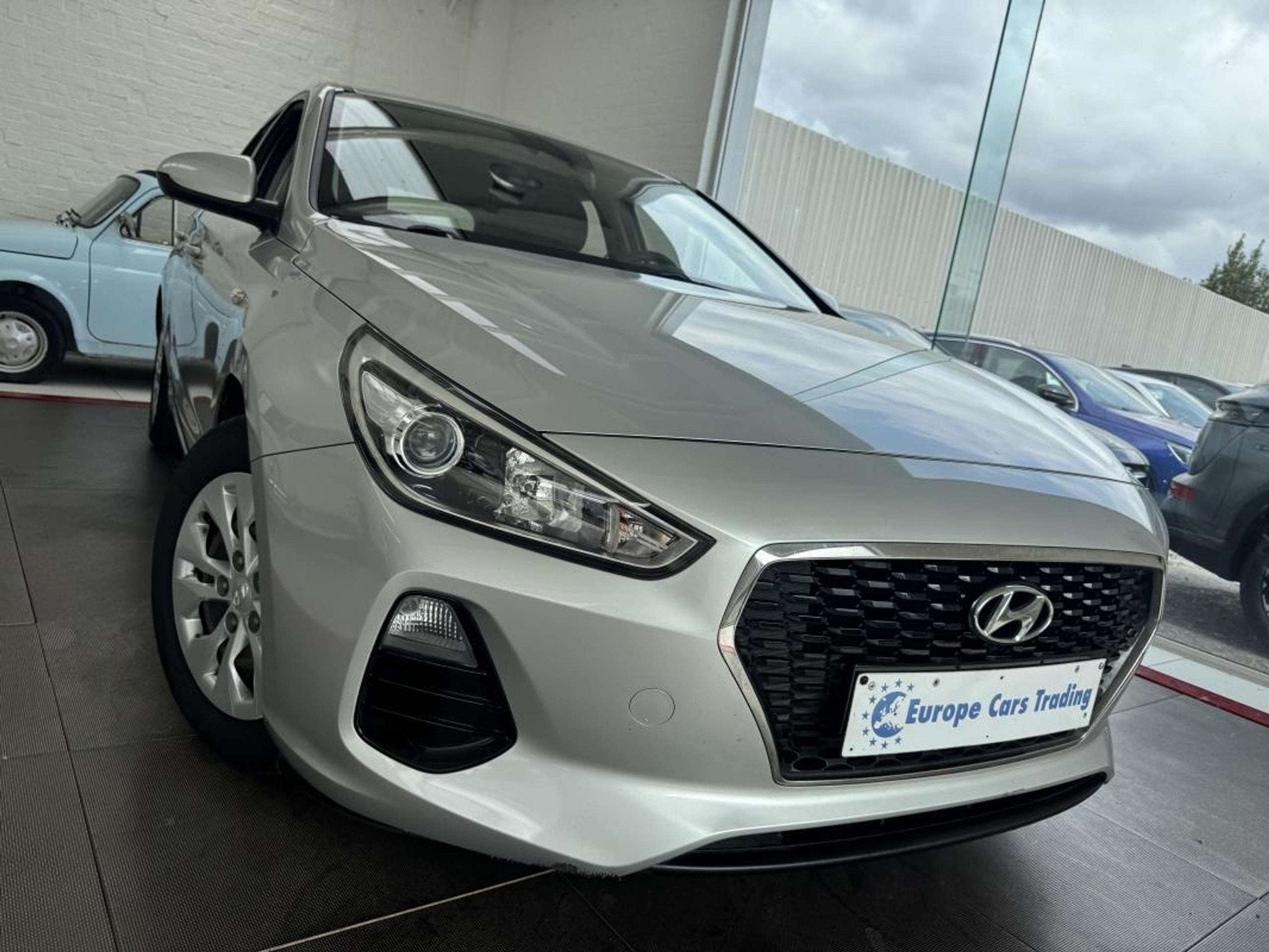 Hyundai i30 1.6CRDI 95CH ENTRETIEN COMPLET HYUNDAI CLIM GAR, Autos, Argent ou Gris, Achat, Entreprise, Boîte manuelle