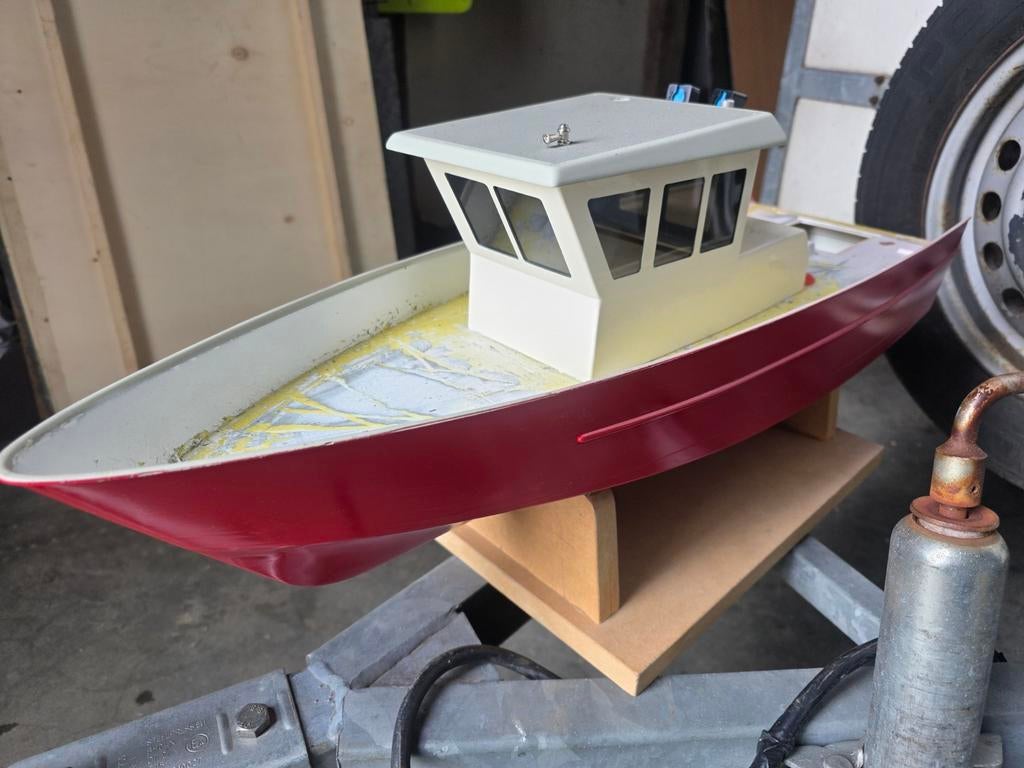 Boot met werk aan, Enlèvement