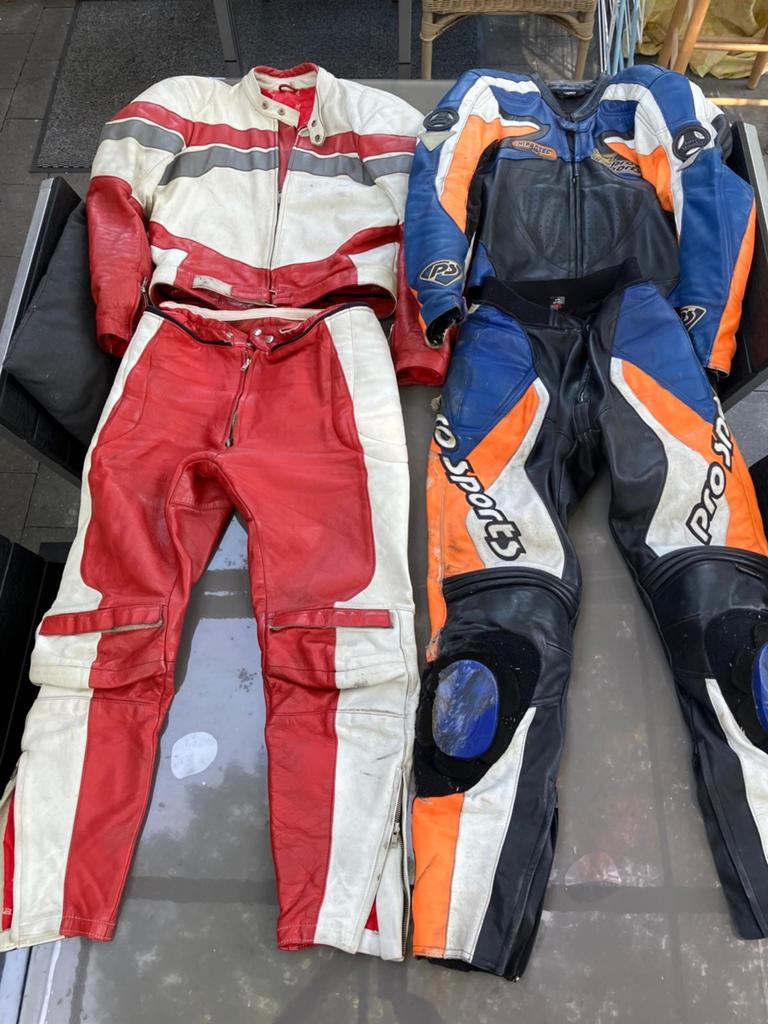 Tweedelig motorpak, Ophalen