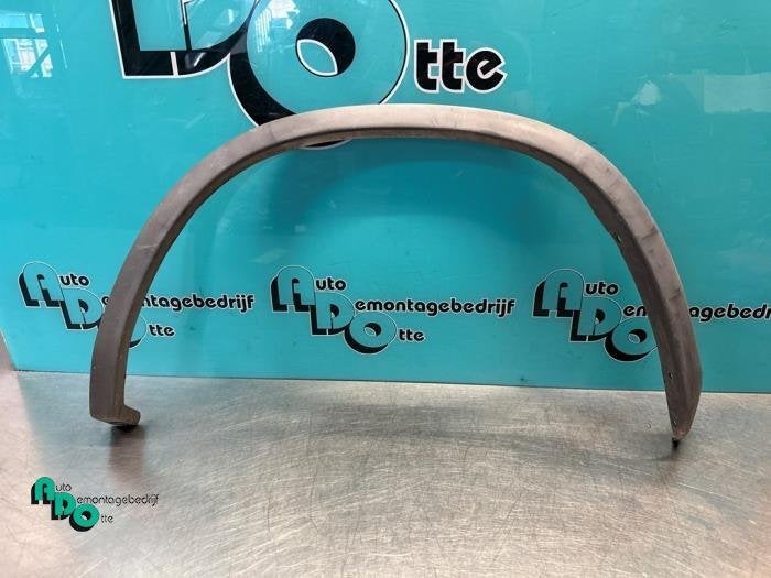 Extension garde-boue d'un Suzuki Ignis (Ignis J. 99-), -, 3 mois de garantie, Utilisé, -