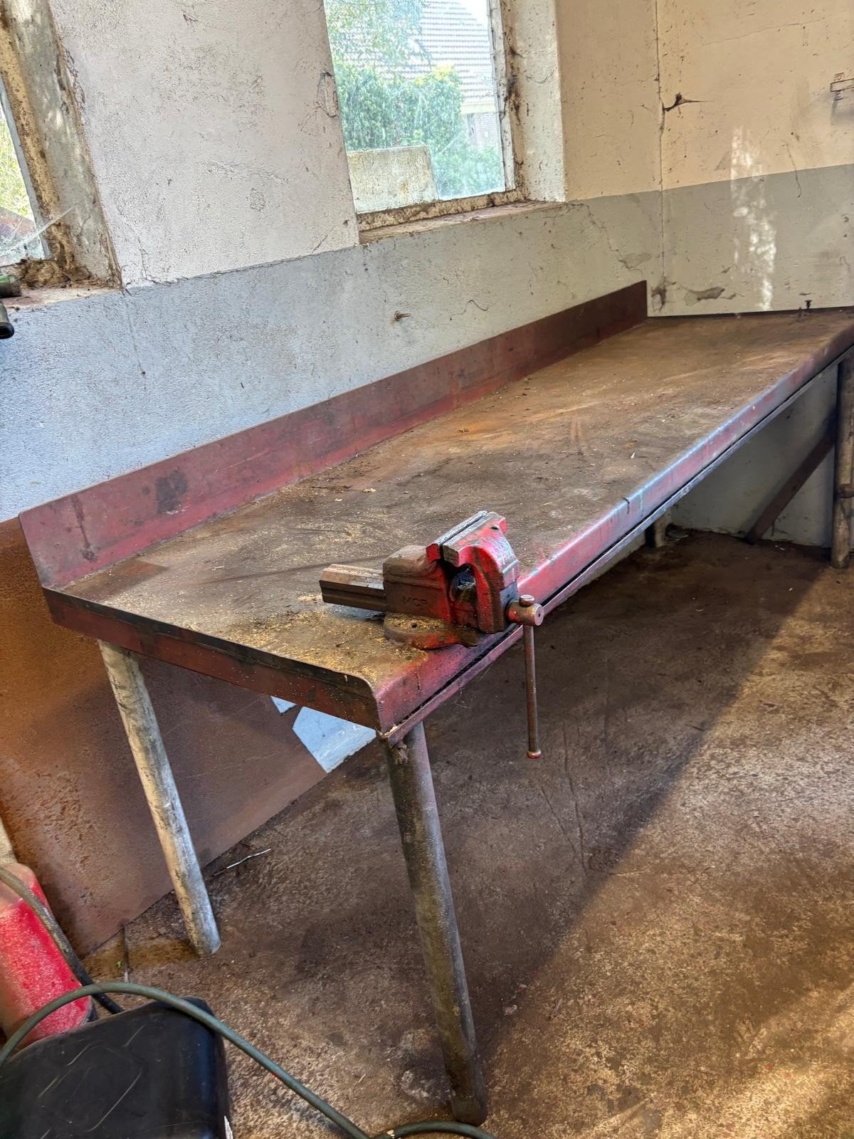 Surface de la table de travail 78x1,60
Hauteur 91 cm, Bricolage & Construction, Enlèvement