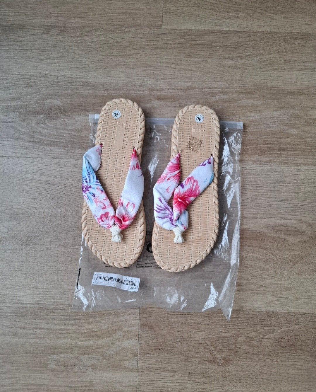 Nieuw! Slippers maat 40, Shein, Ophalen of Verzenden, Nieuw, Slippers