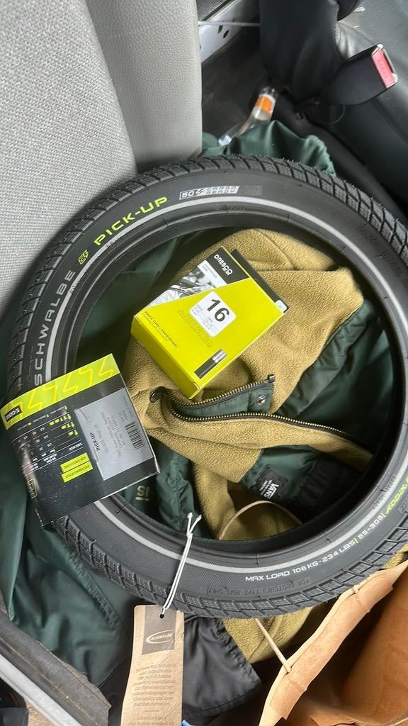 Pneu Schwalbe pick up + chambre à air, Enlèvement ou Envoi, Neuf