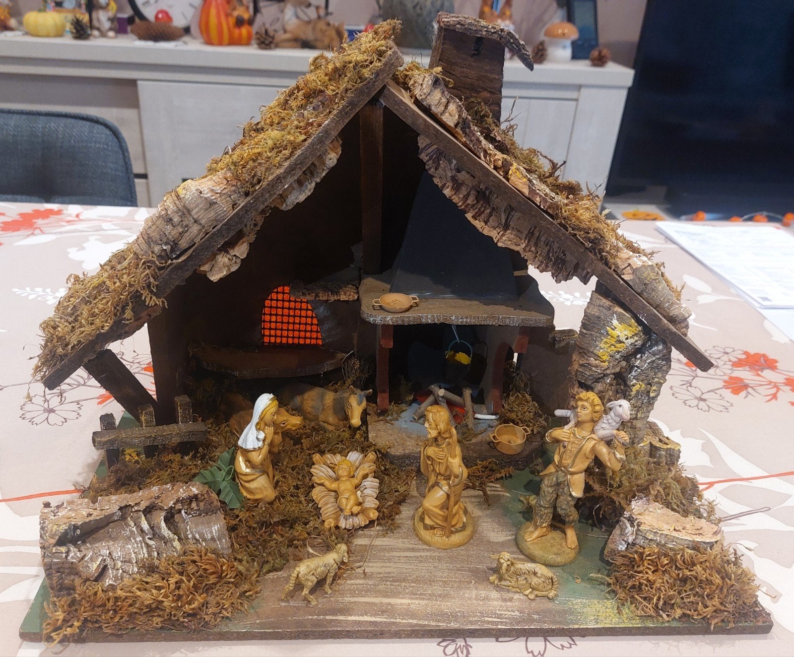 Crèche de noël en bois avec figurines, Divers, Enlèvement