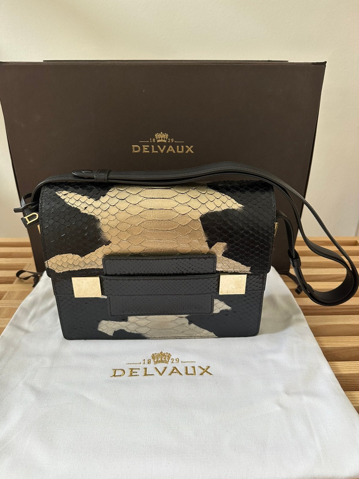 Delvaux Madame PM python handtas, Bijoux, Sacs & Beauté, Sacs | Sacs à bandoulière, Enlèvement, Comme neuf, Noir