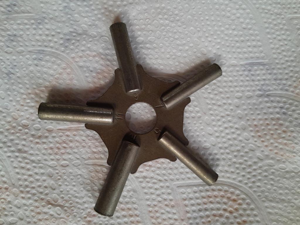 Grosse multi clefs horloge ( rare) 30 € prix fixe, Envoi