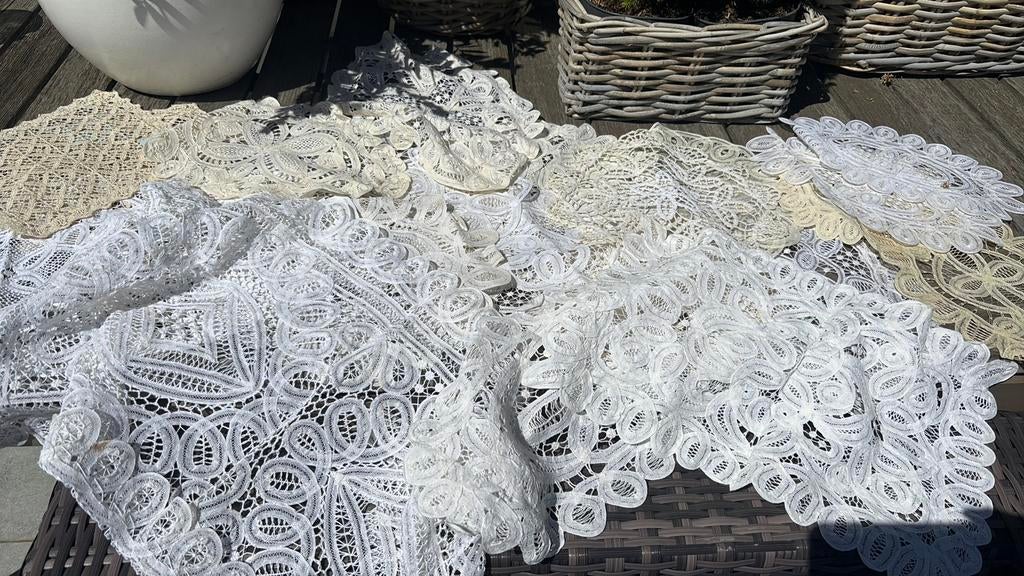 Kanten / gecrocheerde doeksjes, Huis en Inrichting, Woonaccessoires | Plaids en Woondekens, Ophalen, Zo goed als nieuw