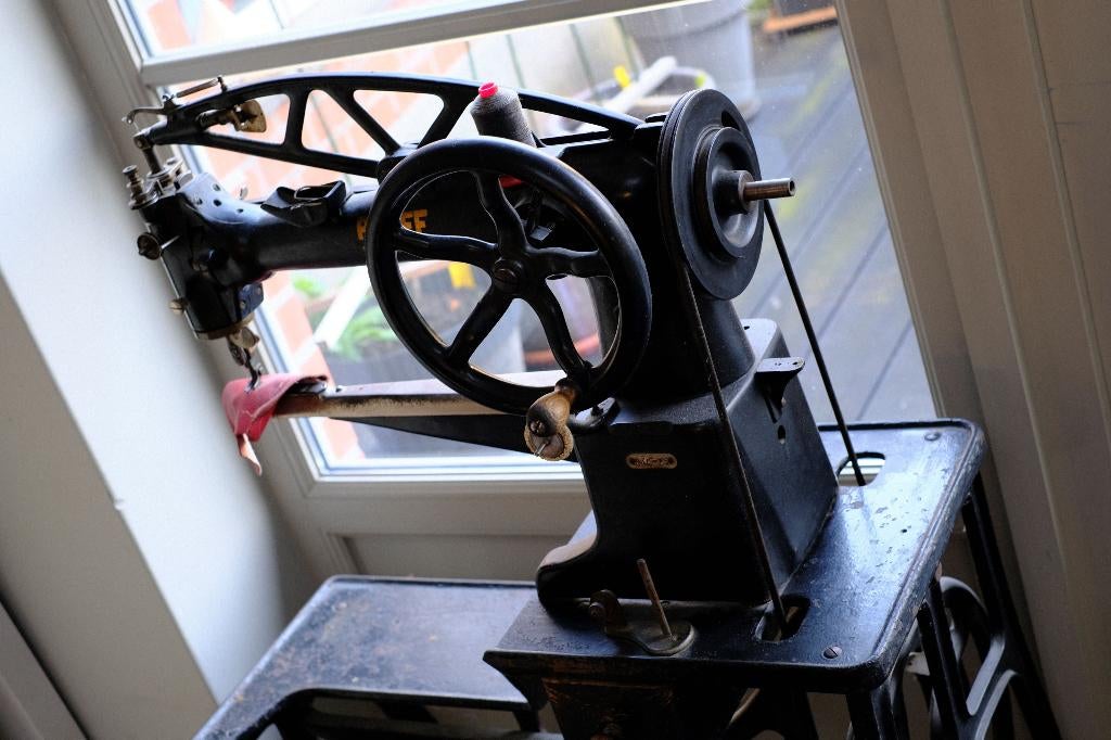 Naaimachine Pfaff 230-15 voor lederbewerking, schoenmakers, Hobby en Vrije tijd, Naaimachines en Toebehoren, Gebruikt, Naaimachine
