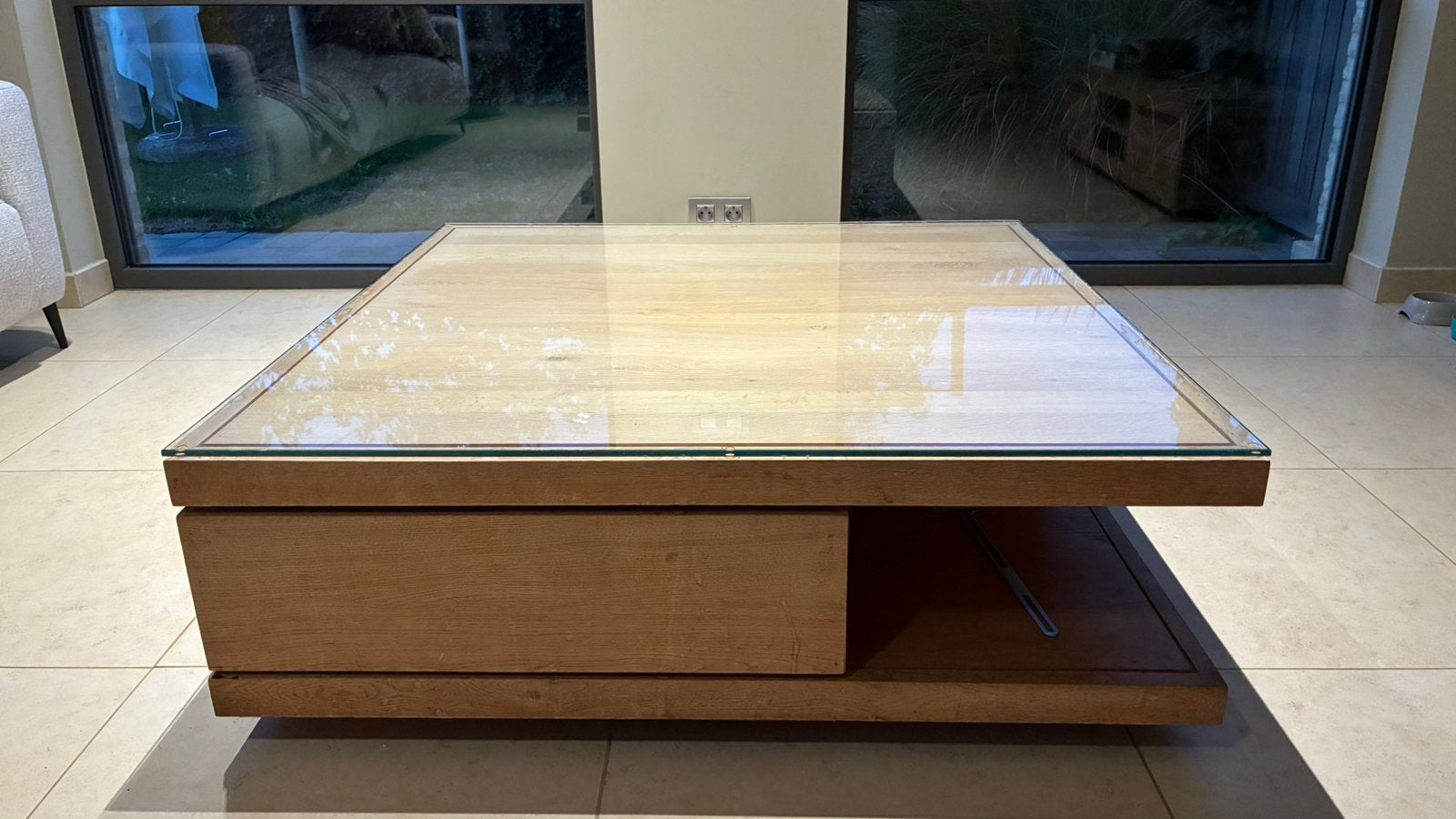Salontafel in houtlook met glazen bovenblad en opbergruimte, Maison & Meubles, 100 à 150 cm, Carré, 100 à 150 cm, Enlèvement