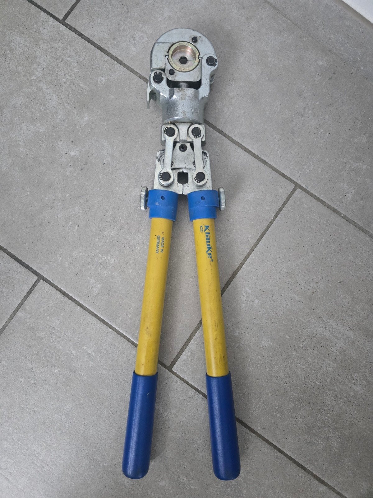 pince Klauke K22, Enlèvement