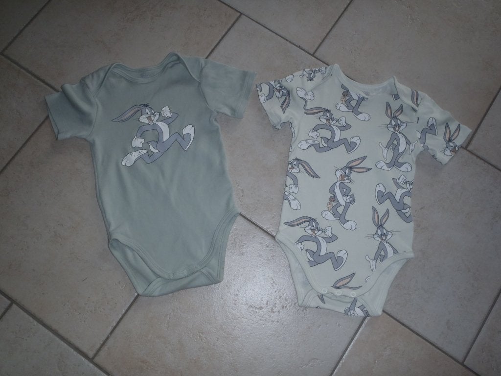 1 set van 2 rompers van Looney Tunes maat 80, Ophalen of Verzenden, Zo goed als nieuw, Jongetje, Nacht- of Onderkleding