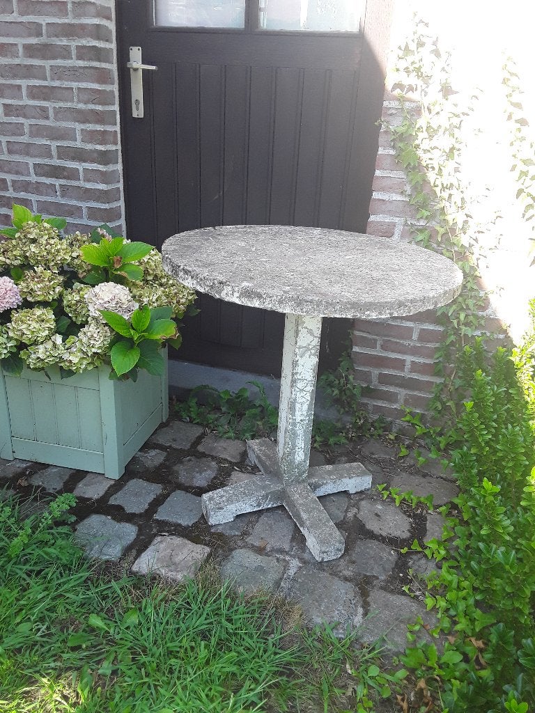 Oude betonnen tuintafel, Antiek en Kunst, Ophalen