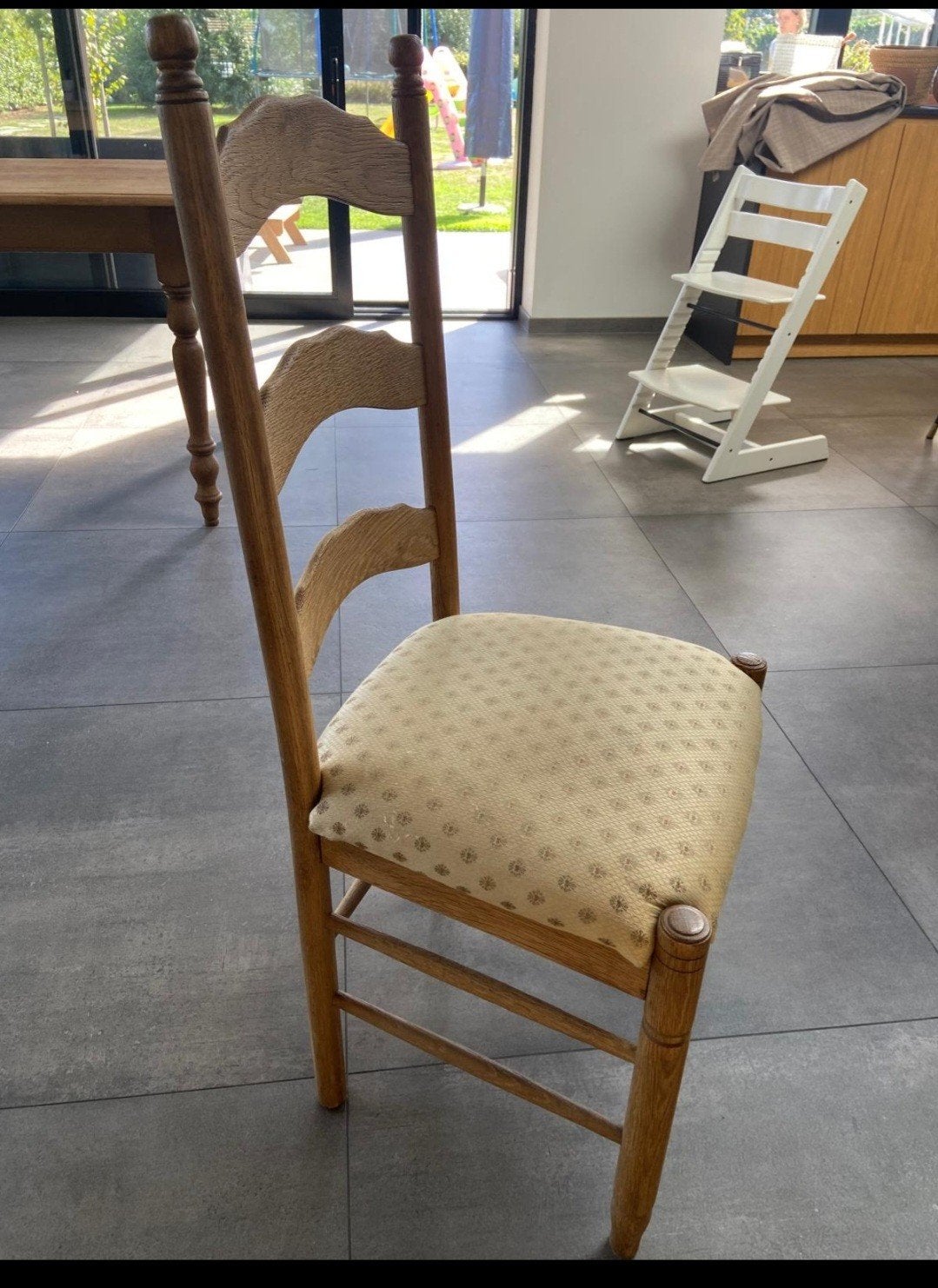 5 houten gezandstraalde stoelen, doe een bod AUB, Enlèvement