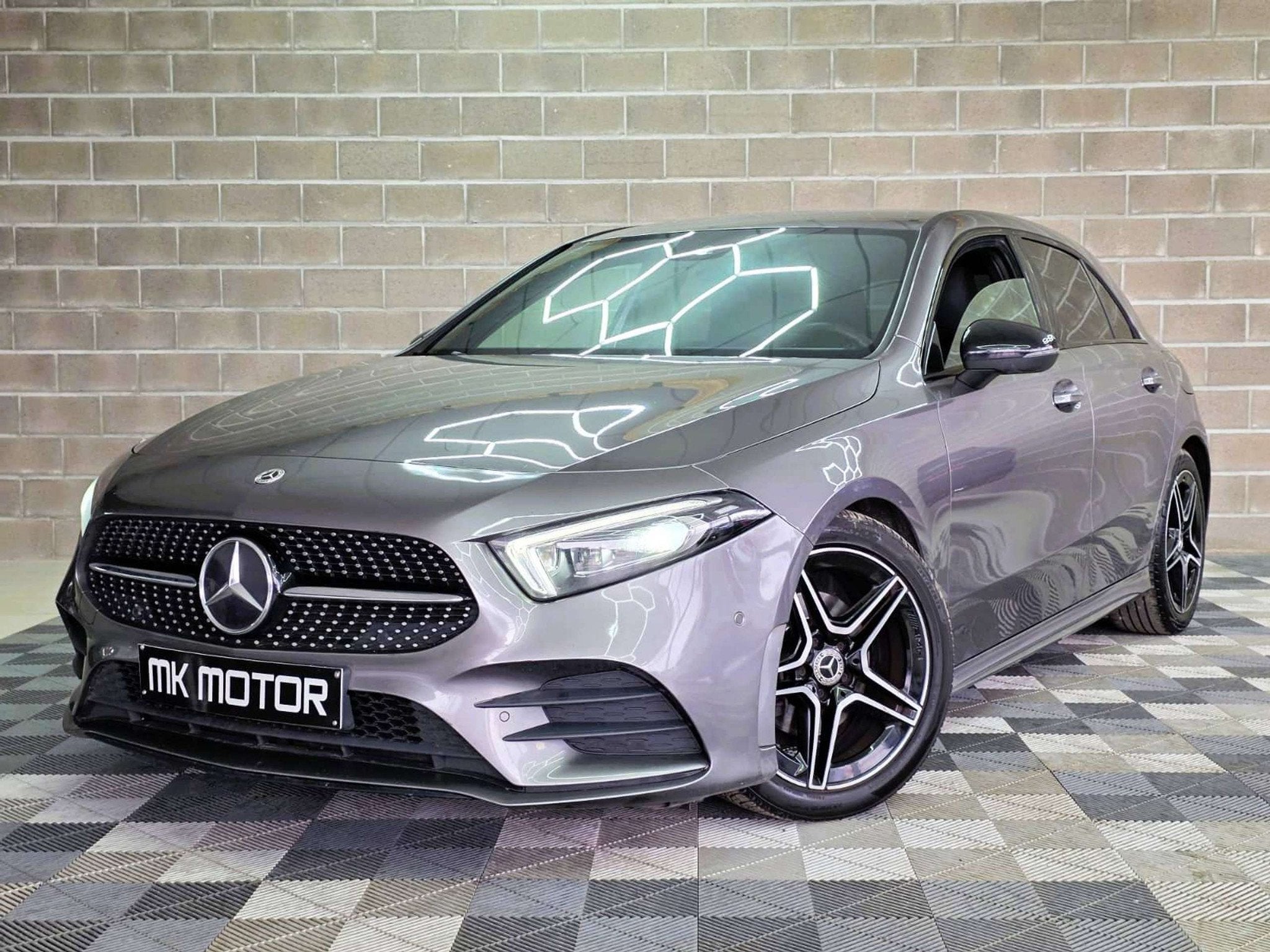 Mercedes-Benz A-Klasse 180 DIESEL 116CV - PACK AMG - FUL, Auto's, Voorwielaandrijving, Gebruikt, 4 cilinders, 116 pk