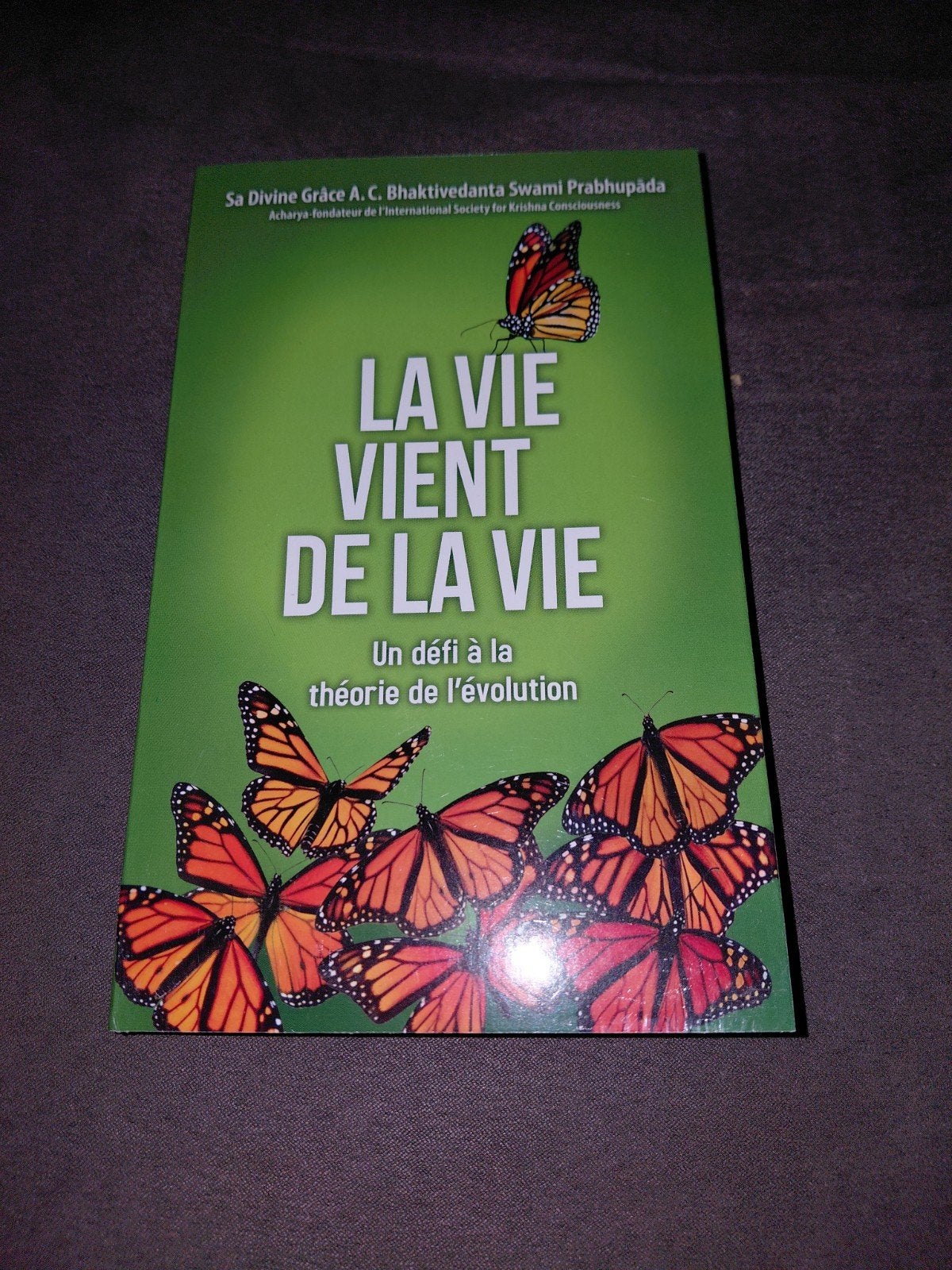 livre la vie vient de la vie, Enlèvement